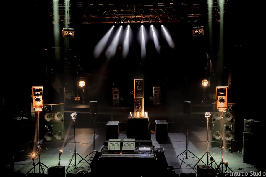 Acousmonium of Musiques & Recherches